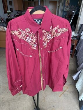 Men's Casual Burgundy Western Embroidered Button-Down Shirt